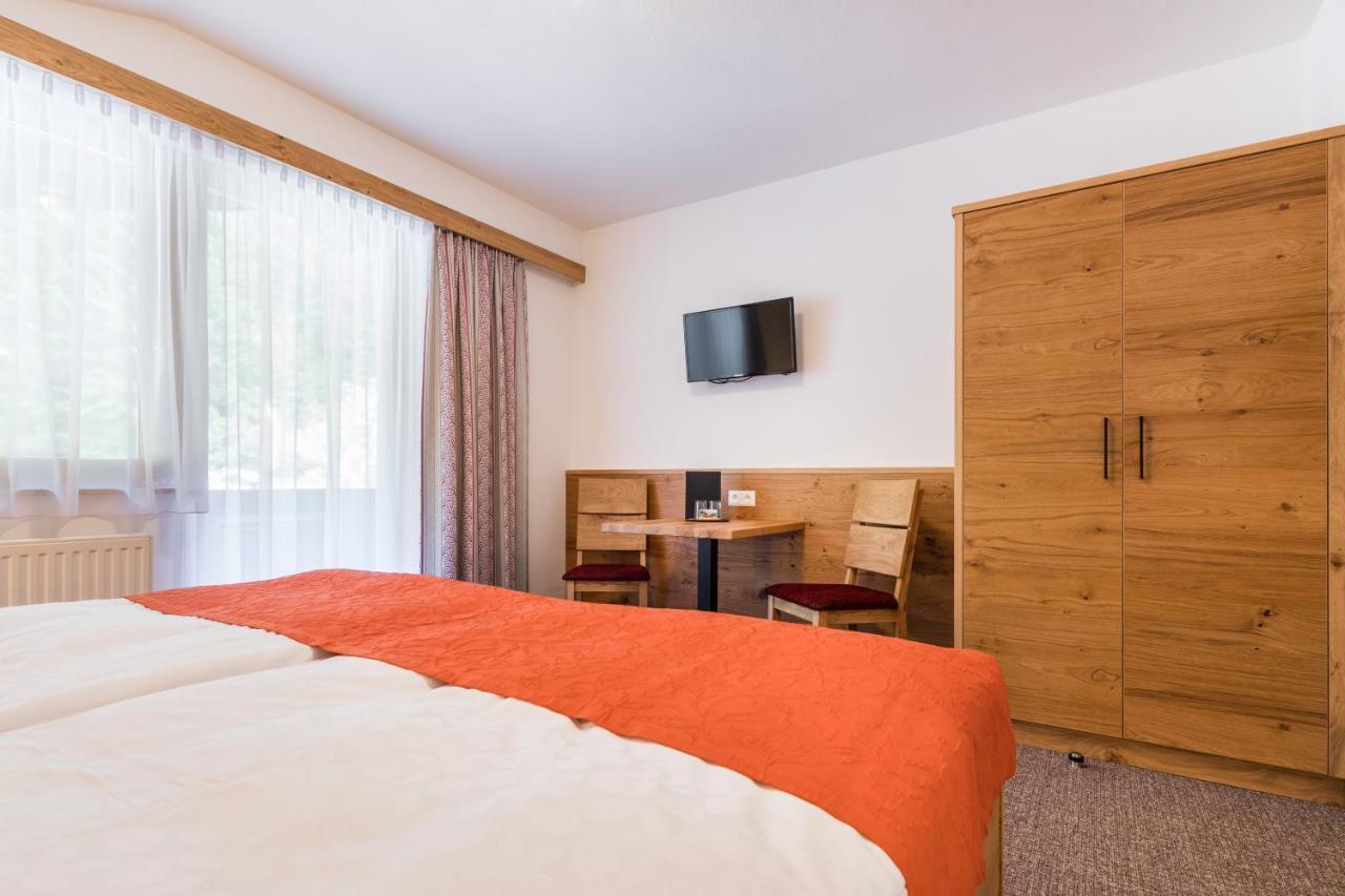 Fruehstueckspension Roetelstein Hotel Ramsau am Dachstein Ngoại thất bức ảnh