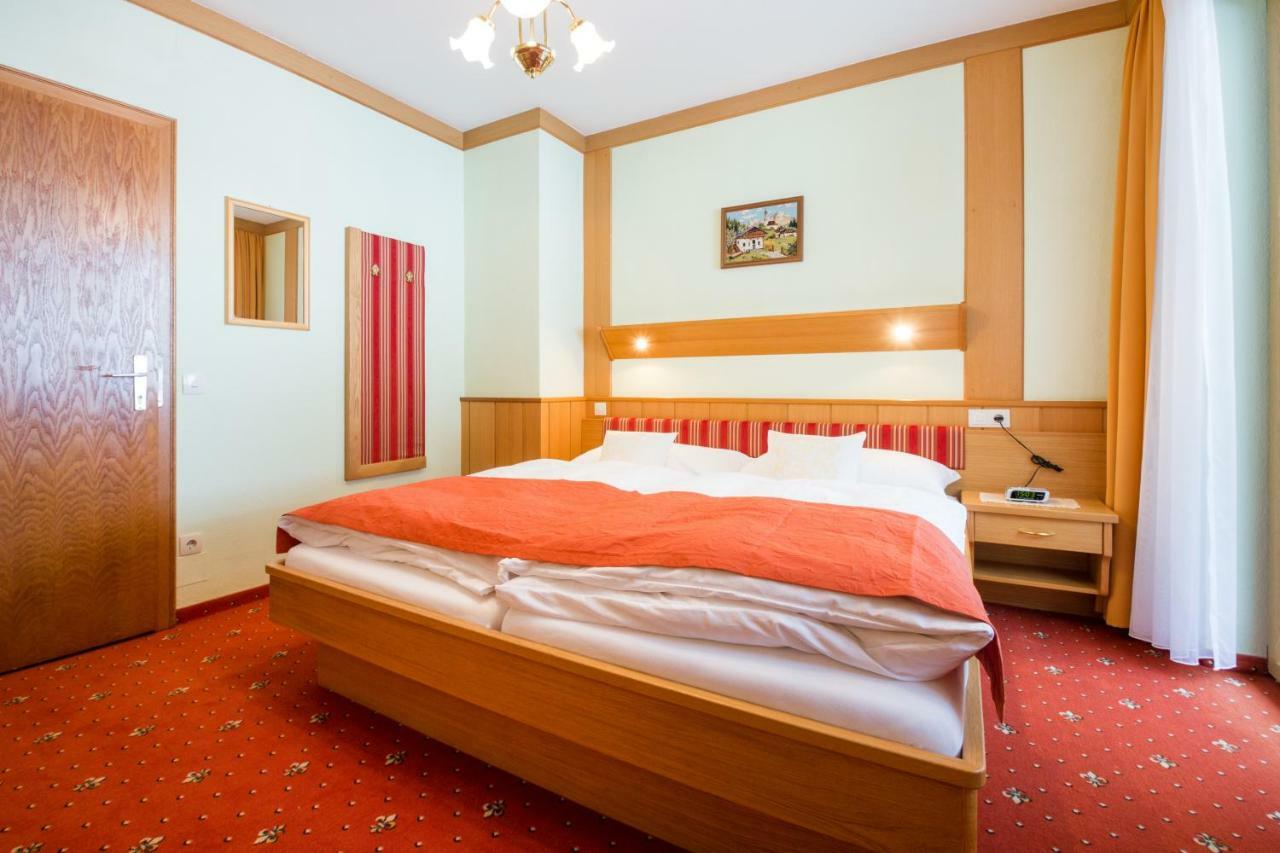 Fruehstueckspension Roetelstein Hotel Ramsau am Dachstein Ngoại thất bức ảnh